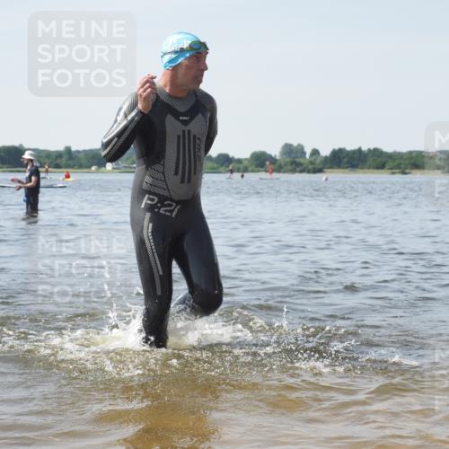 22.06.2025 - Viking Triathlon KatJ http://msf.ph/oto/8121032 22.06.2025 10:49:40 Schwimmen 263, 321, 453 meine-sportfotos.de