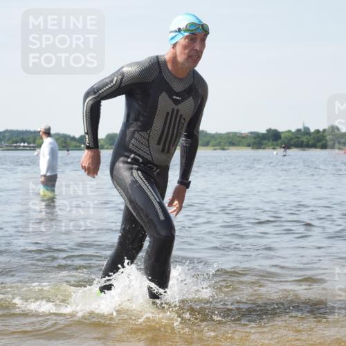 22.06.2025 - Viking Triathlon KatJ http://msf.ph/oto/8121069 22.06.2025 10:49:41 Schwimmen 263, 321, 453 meine-sportfotos.de