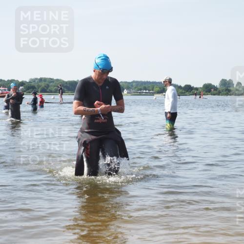 22.06.2025 - Viking Triathlon KatJ http://msf.ph/oto/8121086 22.06.2025 10:49:47 Schwimmen 69, 270, 273, 356, 453 meine-sportfotos.de