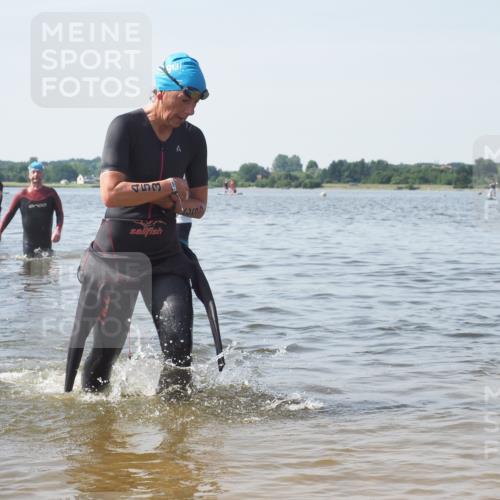 22.06.2025 - Viking Triathlon KatJ http://msf.ph/oto/8121108 22.06.2025 10:49:49 Schwimmen 69, 140, 270, 273, 356, 453 meine-sportfotos.de