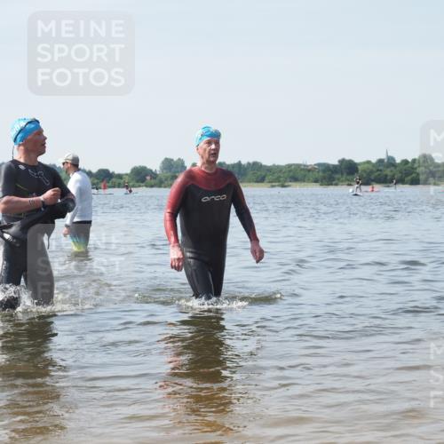 22.06.2025 - Viking Triathlon KatJ http://msf.ph/oto/8121168 22.06.2025 10:49:57 Schwimmen 69, 97, 140, 270, 273, 356 meine-sportfotos.de