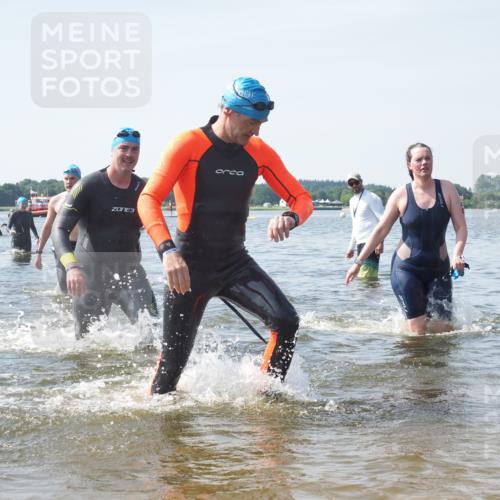22.06.2025 - Viking Triathlon KatJ http://msf.ph/oto/8121272 22.06.2025 10:50:03 Schwimmen 69, 97, 140, 270, 273, 356 meine-sportfotos.de