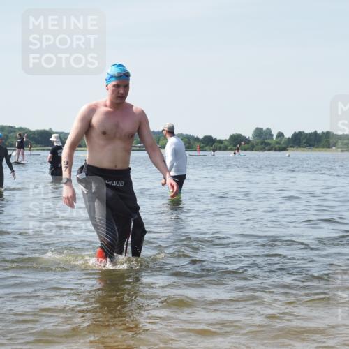 22.06.2025 - Viking Triathlon KatJ http://msf.ph/oto/8121368 22.06.2025 10:50:09 Schwimmen 97, 140, 431 meine-sportfotos.de