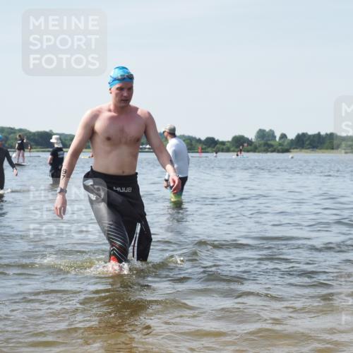 22.06.2025 - Viking Triathlon KatJ http://msf.ph/oto/8121377 22.06.2025 10:50:09 Schwimmen 97, 140, 431 meine-sportfotos.de