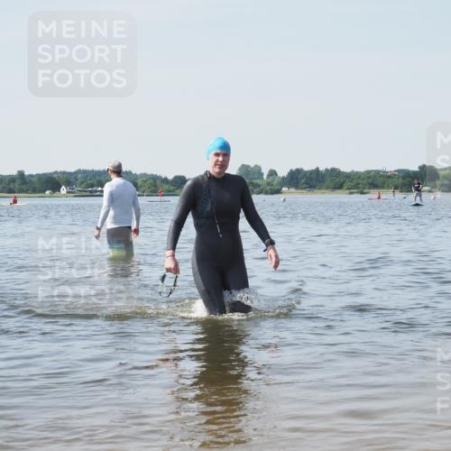 22.06.2025 - Viking Triathlon KatJ http://msf.ph/oto/8121427 22.06.2025 10:50:19 Schwimmen 431, 463 meine-sportfotos.de