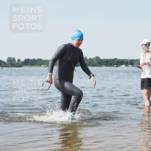 22.06.2025 - Viking Triathlon KatJ http://msf.ph/oto/8121502 22.06.2025 10:50:21 Schwimmen 431, 463 meine-sportfotos.de