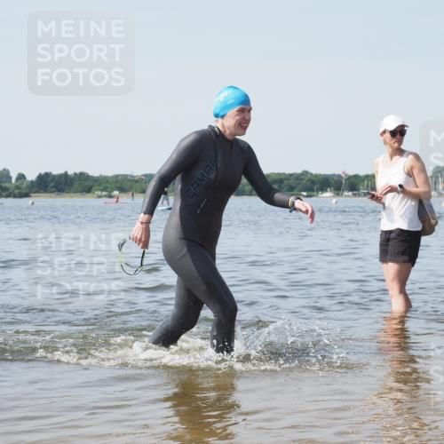 22.06.2025 - Viking Triathlon KatJ http://msf.ph/oto/8121520 22.06.2025 10:50:22 Schwimmen 431, 463 meine-sportfotos.de