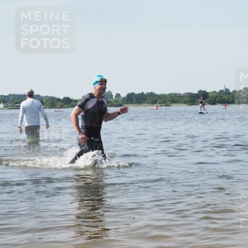 22.06.2025 - Viking Triathlon KatJ http://msf.ph/oto/8121612 22.06.2025 10:50:29 Schwimmen 24, 48, 202, 402, 418, 463, 533 meine-sportfotos.de