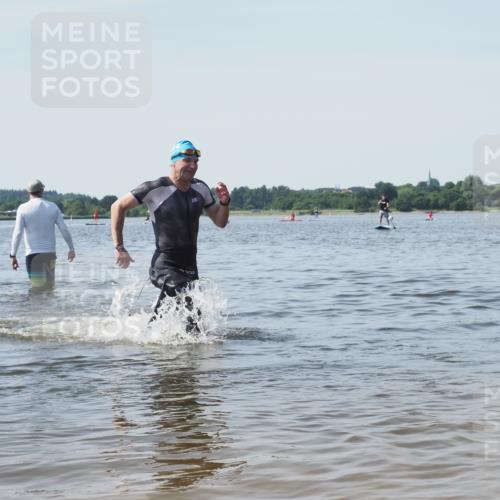 22.06.2025 - Viking Triathlon KatJ http://msf.ph/oto/8121617 22.06.2025 10:50:29 Schwimmen 24, 48, 202, 402, 418, 463, 533 meine-sportfotos.de