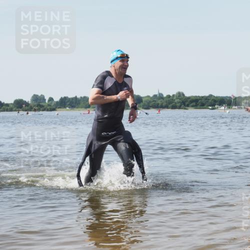 22.06.2025 - Viking Triathlon KatJ http://msf.ph/oto/8121634 22.06.2025 10:50:30 Schwimmen 24, 48, 202, 402, 418, 463, 533 meine-sportfotos.de