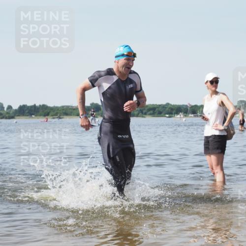 22.06.2025 - Viking Triathlon KatJ http://msf.ph/oto/8121659 22.06.2025 10:50:30 Schwimmen 24, 48, 202, 402, 418, 463, 533 meine-sportfotos.de