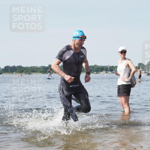 22.06.2025 - Viking Triathlon KatJ http://msf.ph/oto/8121665 22.06.2025 10:50:31 Schwimmen 24, 48, 202, 402, 418, 463, 533 meine-sportfotos.de