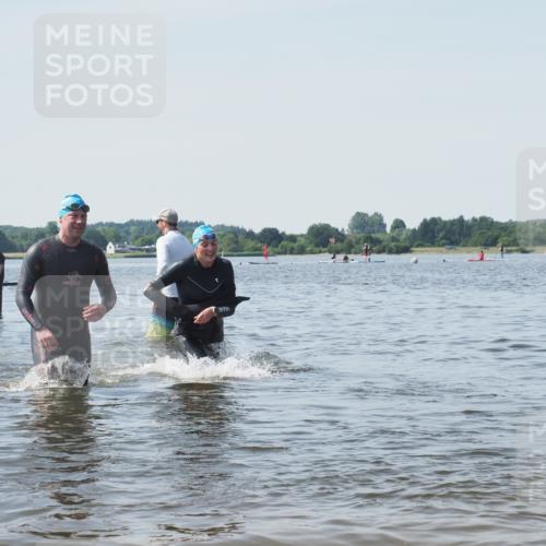 22.06.2025 - Viking Triathlon KatJ http://msf.ph/oto/8121699 22.06.2025 10:50:35 Schwimmen 24, 48, 202, 402, 418, 533 meine-sportfotos.de