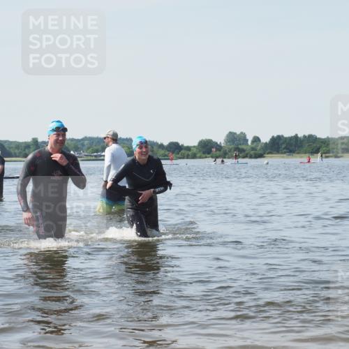 22.06.2025 - Viking Triathlon KatJ http://msf.ph/oto/8121714 22.06.2025 10:50:36 Schwimmen 24, 48, 202, 402, 418, 533 meine-sportfotos.de