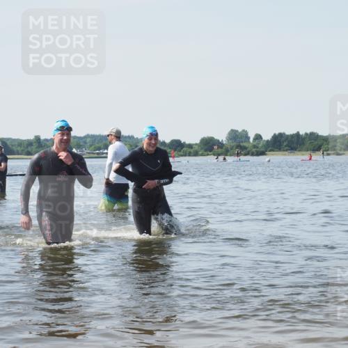 22.06.2025 - Viking Triathlon KatJ http://msf.ph/oto/8121722 22.06.2025 10:50:36 Schwimmen 24, 48, 202, 402, 418, 533 meine-sportfotos.de
