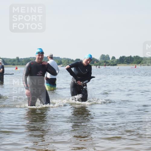 22.06.2025 - Viking Triathlon KatJ http://msf.ph/oto/8121737 22.06.2025 10:50:36 Schwimmen 24, 48, 202, 402, 418, 533 meine-sportfotos.de