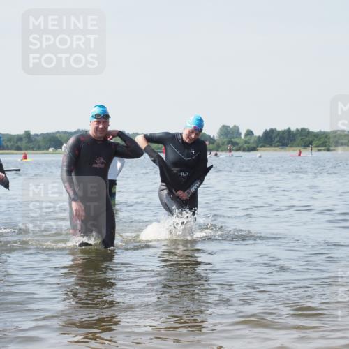 22.06.2025 - Viking Triathlon KatJ http://msf.ph/oto/8121753 22.06.2025 10:50:37 Schwimmen 24, 48, 202, 402, 418, 533 meine-sportfotos.de