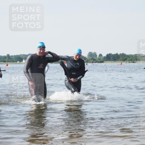22.06.2025 - Viking Triathlon KatJ http://msf.ph/oto/8121762 22.06.2025 10:50:37 Schwimmen 24, 48, 202, 402, 418, 533 meine-sportfotos.de