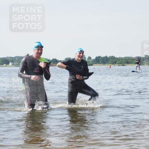 22.06.2025 - Viking Triathlon KatJ http://msf.ph/oto/8121778 22.06.2025 10:50:37 Schwimmen 24, 48, 202, 402, 418, 533 meine-sportfotos.de