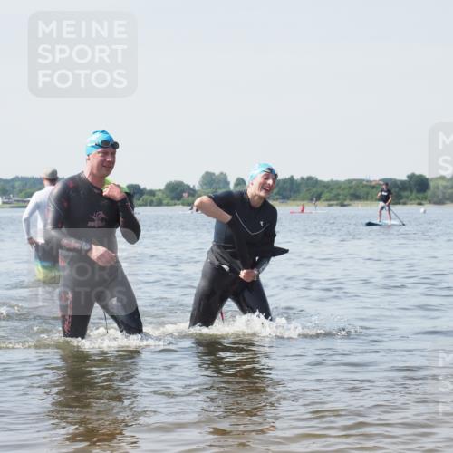 22.06.2025 - Viking Triathlon KatJ http://msf.ph/oto/8121792 22.06.2025 10:50:38 Schwimmen 24, 48, 202, 402, 418, 533 meine-sportfotos.de