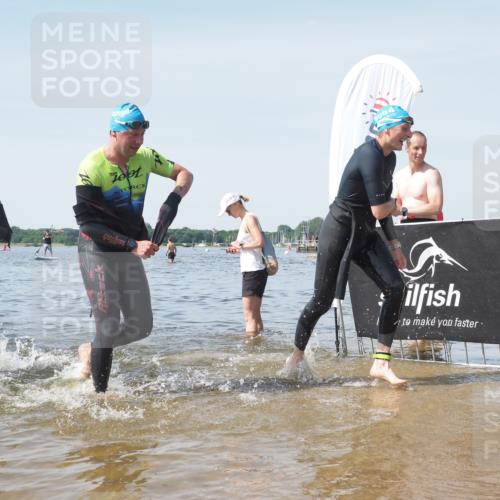 22.06.2025 - Viking Triathlon KatJ http://msf.ph/oto/8121830 22.06.2025 10:50:41 Schwimmen 24, 48, 202, 402, 418, 533 meine-sportfotos.de