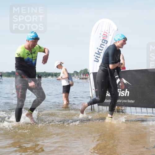 22.06.2025 - Viking Triathlon KatJ http://msf.ph/oto/8121835 22.06.2025 10:50:41 Schwimmen 24, 48, 202, 402, 418, 533 meine-sportfotos.de
