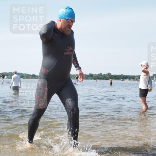 22.06.2025 - Viking Triathlon KatJ http://msf.ph/oto/8121892 22.06.2025 10:50:44 Schwimmen 24, 48, 202, 402, 418, 533 meine-sportfotos.de