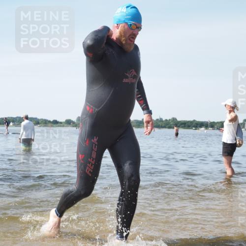 22.06.2025 - Viking Triathlon KatJ http://msf.ph/oto/8121899 22.06.2025 10:50:44 Schwimmen 24, 48, 202, 402, 418, 533 meine-sportfotos.de