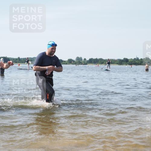 22.06.2025 - Viking Triathlon KatJ http://msf.ph/oto/8121909 22.06.2025 10:50:45 Schwimmen 48, 202, 402, 418, 533 meine-sportfotos.de