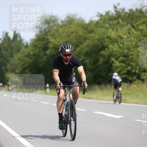 22.06.2025 - Viking Triathlon Yannick Fuchs http://msf.ph/oto/8122004 22.06.2025 11:49:02 Radfahren 201, 210, 281, 353, 454, 542 meine-sportfotos.de