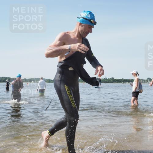 22.06.2025 - Viking Triathlon KatJ http://msf.ph/oto/8122007 22.06.2025 10:51:06 Schwimmen 308, 436, 484, 523, 543 meine-sportfotos.de