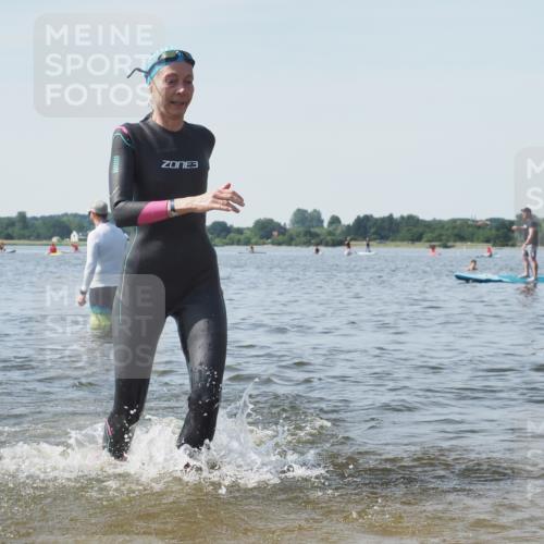 22.06.2025 - Viking Triathlon KatJ http://msf.ph/oto/8122206 22.06.2025 10:51:18 Schwimmen 436, 477 meine-sportfotos.de