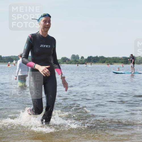 22.06.2025 - Viking Triathlon KatJ http://msf.ph/oto/8122213 22.06.2025 10:51:19 Schwimmen 436, 477 meine-sportfotos.de