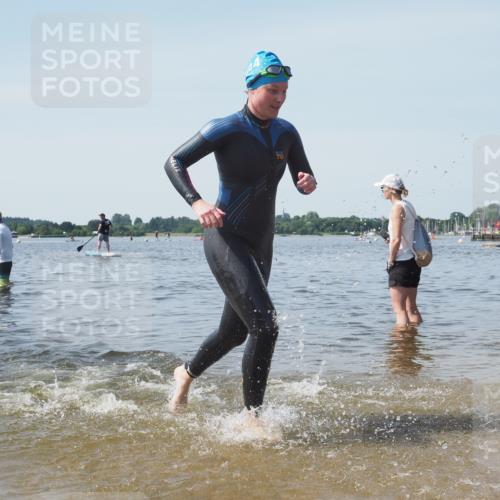 22.06.2025 - Viking Triathlon KatJ http://msf.ph/oto/8122375 22.06.2025 10:51:31 Schwimmen 292, 422, 477 meine-sportfotos.de