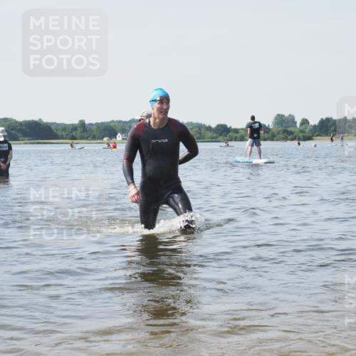 22.06.2025 - Viking Triathlon KatJ http://msf.ph/oto/8122409 22.06.2025 10:51:35 Schwimmen 292, 422 meine-sportfotos.de