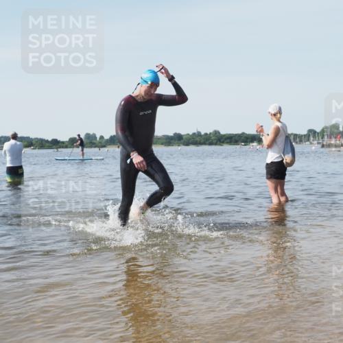 22.06.2025 - Viking Triathlon KatJ http://msf.ph/oto/8122483 22.06.2025 10:51:38 Schwimmen 292, 422 meine-sportfotos.de