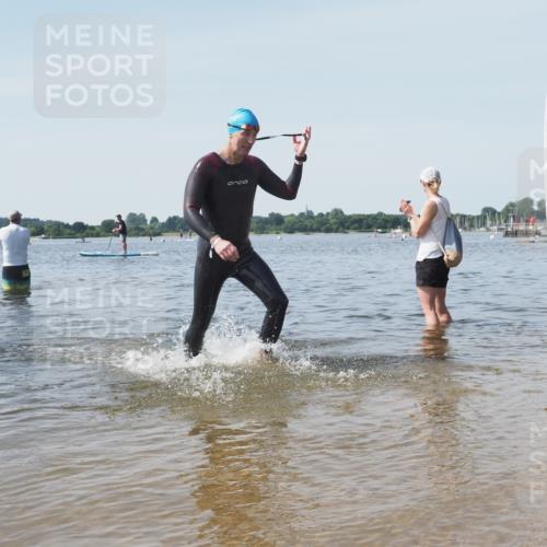 22.06.2025 - Viking Triathlon KatJ http://msf.ph/oto/8122486 22.06.2025 10:51:39 Schwimmen 292, 422 meine-sportfotos.de