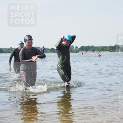 22.06.2025 - Viking Triathlon KatJ http://msf.ph/oto/8122803 22.06.2025 10:52:25 Schwimmen 116, 136, 481, 490 meine-sportfotos.de
