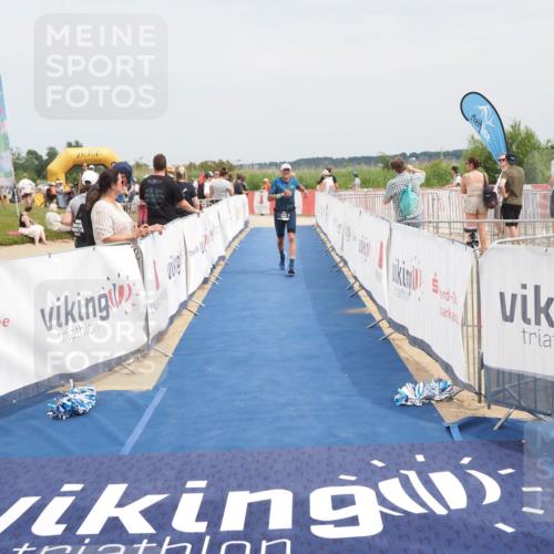 22.06.2025 - Viking Triathlon MichiJ http://msf.ph/oto/8122841 22.06.2025 15:13:53 Ziel 226 meine-sportfotos.de