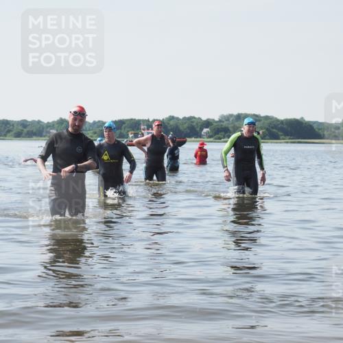 22.06.2025 - Viking Triathlon KatJ http://msf.ph/oto/8122879 22.06.2025 10:52:52 Schwimmen 106, 160, 656 meine-sportfotos.de
