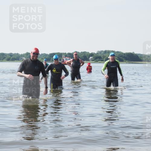 22.06.2025 - Viking Triathlon KatJ http://msf.ph/oto/8122888 22.06.2025 10:52:53 Schwimmen 106, 160, 656 meine-sportfotos.de