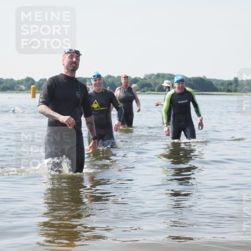 22.06.2025 - Viking Triathlon KatJ http://msf.ph/oto/8122905 22.06.2025 10:52:55 Schwimmen 106, 160, 656 meine-sportfotos.de