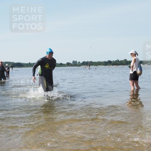 22.06.2025 - Viking Triathlon KatJ http://msf.ph/oto/8122945 22.06.2025 10:52:59 Schwimmen 106, 160, 470, 640, 656 meine-sportfotos.de