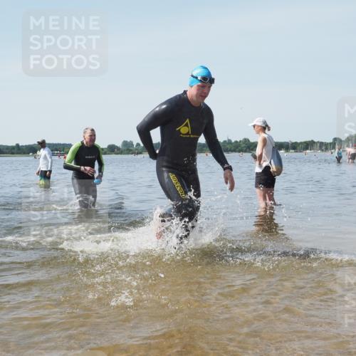 22.06.2025 - Viking Triathlon KatJ http://msf.ph/oto/8122963 22.06.2025 10:53:01 Schwimmen 106, 160, 470, 640, 656 meine-sportfotos.de