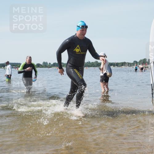 22.06.2025 - Viking Triathlon KatJ http://msf.ph/oto/8122966 22.06.2025 10:53:01 Schwimmen 106, 160, 470, 640, 656 meine-sportfotos.de