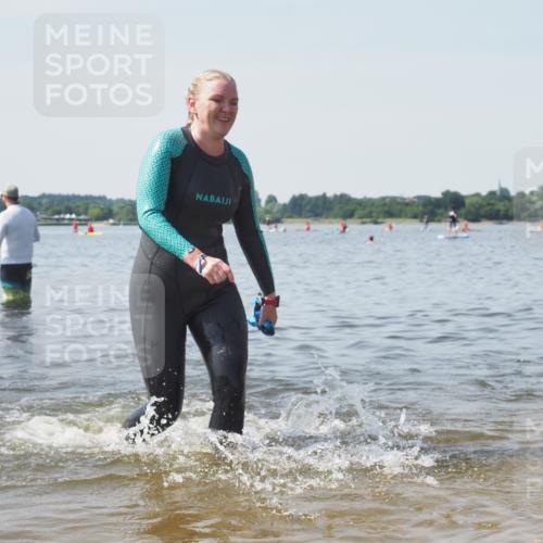 22.06.2025 - Viking Triathlon KatJ http://msf.ph/oto/8123091 22.06.2025 10:53:14 Schwimmen 165, 201, 319, 470, 640 meine-sportfotos.de