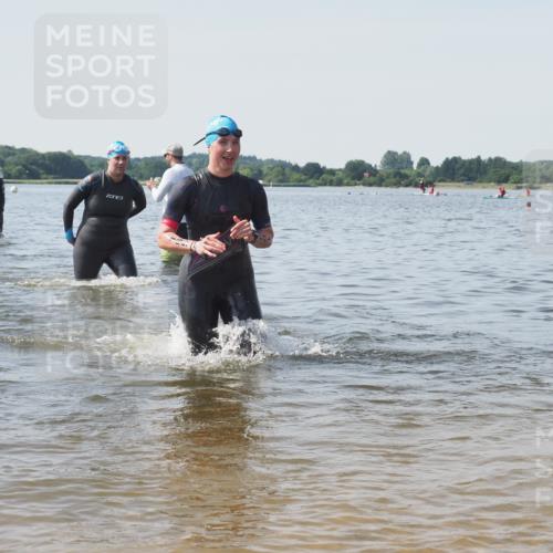 22.06.2025 - Viking Triathlon KatJ http://msf.ph/oto/8123126 22.06.2025 10:53:18 Schwimmen 165, 201, 241, 319, 470 meine-sportfotos.de