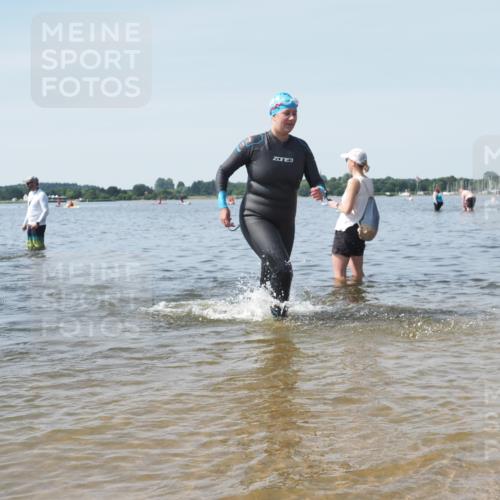 22.06.2025 - Viking Triathlon KatJ http://msf.ph/oto/8123187 22.06.2025 10:53:24 Schwimmen 201, 241, 319 meine-sportfotos.de