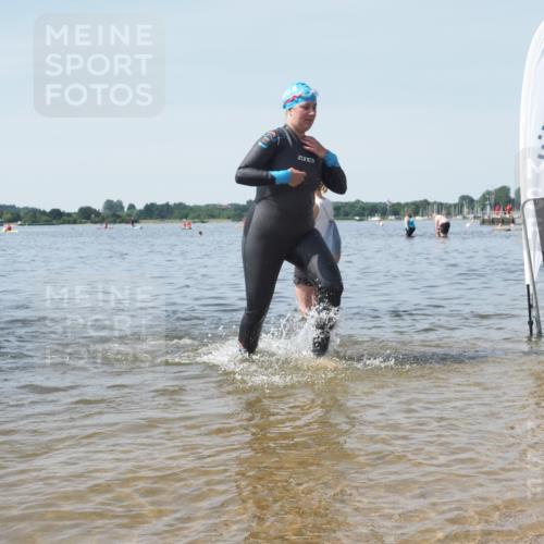 22.06.2025 - Viking Triathlon KatJ http://msf.ph/oto/8123203 22.06.2025 10:53:24 Schwimmen 201, 241, 319 meine-sportfotos.de