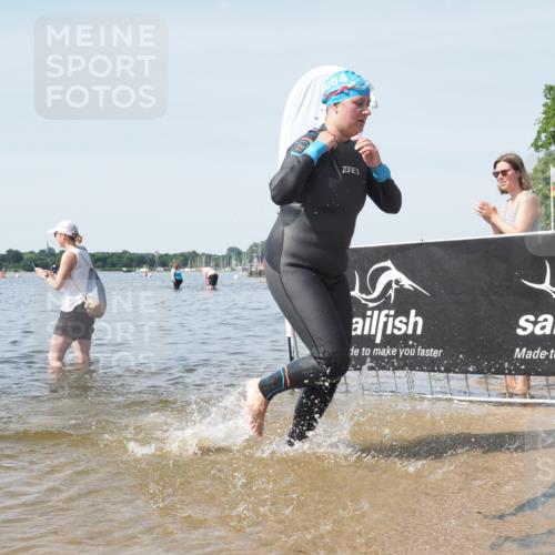 22.06.2025 - Viking Triathlon KatJ http://msf.ph/oto/8123236 22.06.2025 10:53:25 Schwimmen 201, 241, 319 meine-sportfotos.de